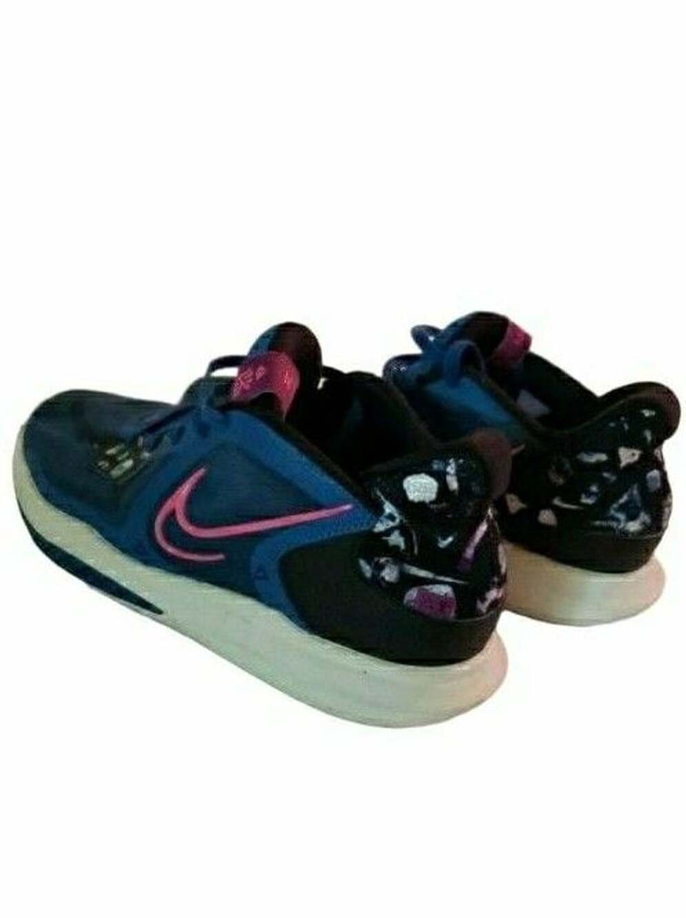Nike Kyrie Flytrap 5 | Men’s Size 10.5 Blue Pink Basketball Shoes